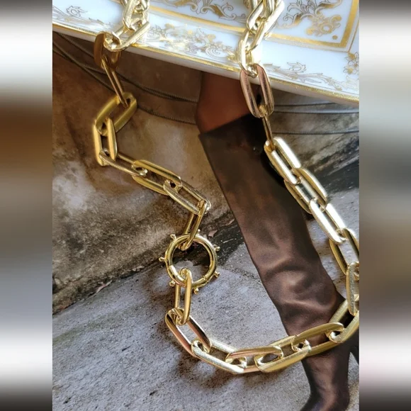 Chunky Gold Chain - Picture 3 of 3